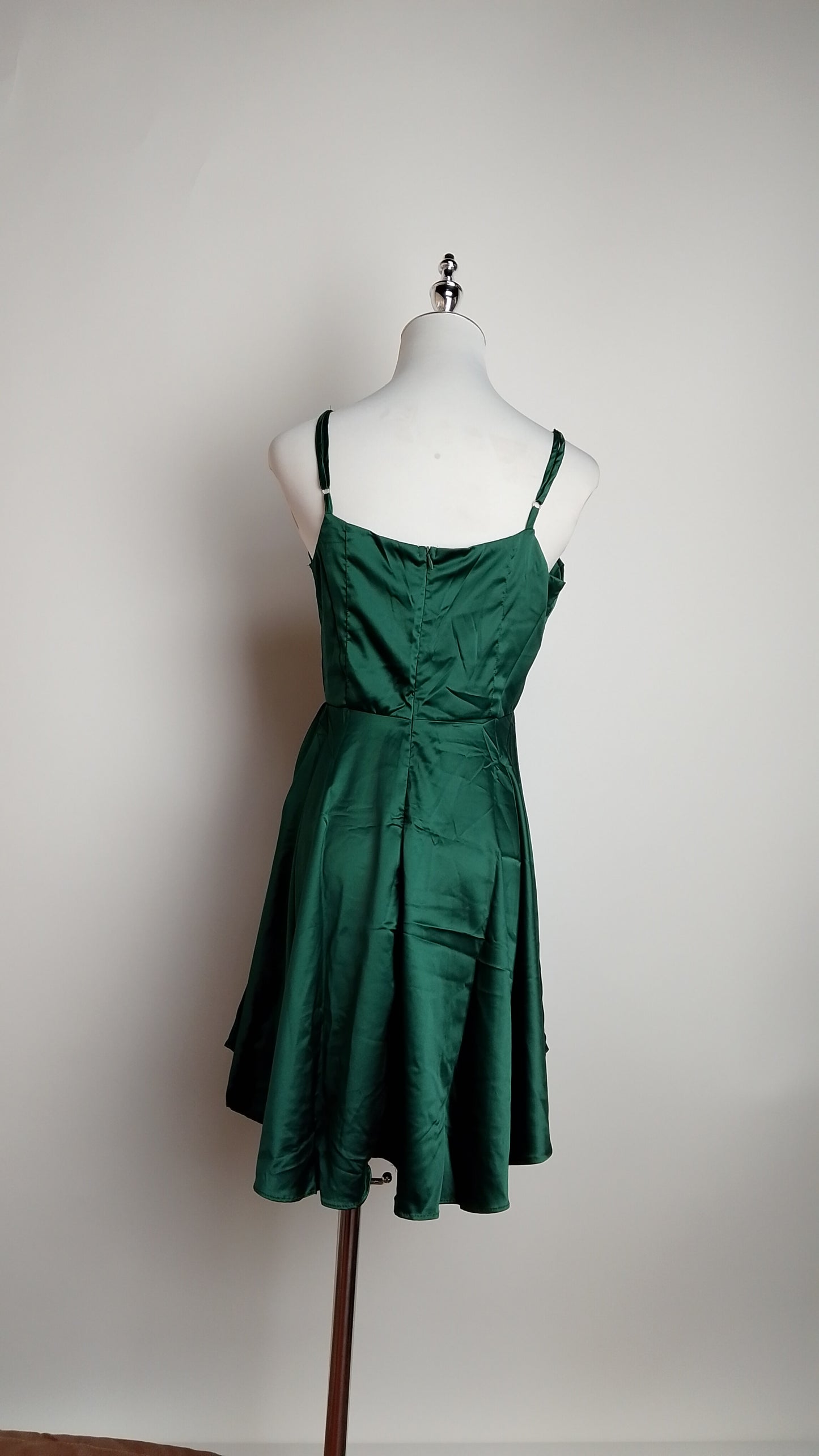 Vestido corto satinado verde / ANV57