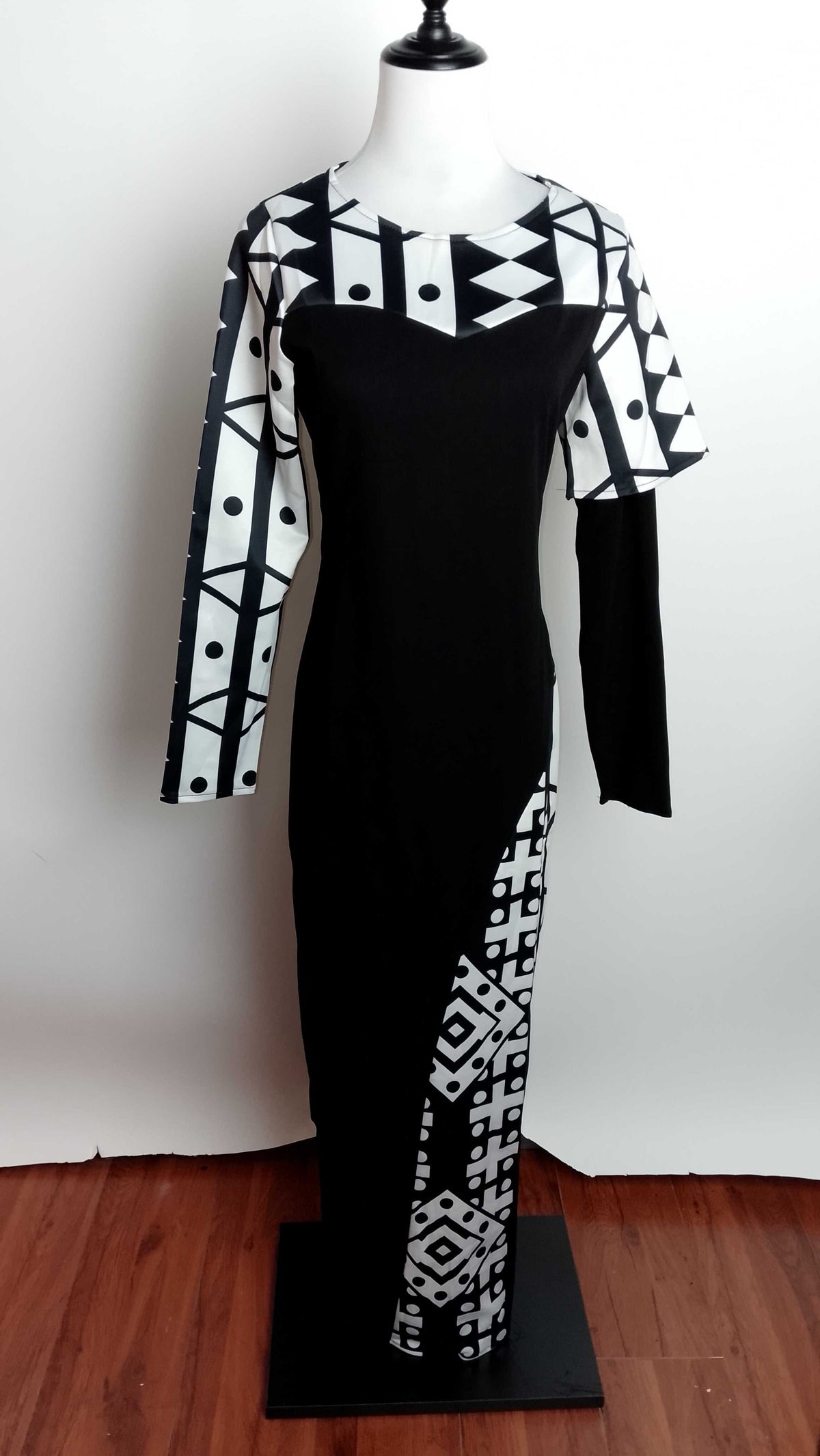 Vestido blanco/negro estampado / AO152