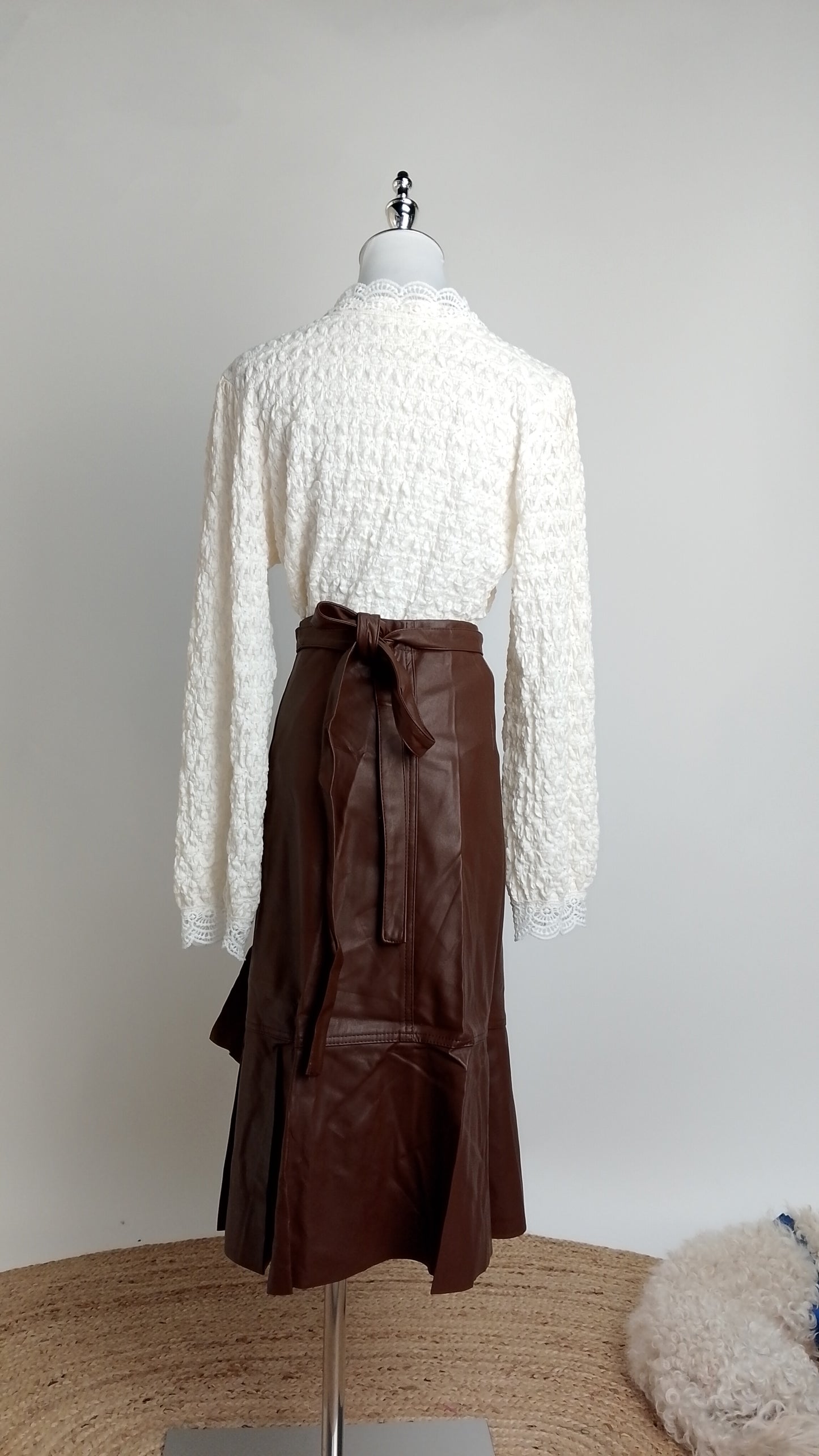 Falda Satinada Café / ANF02