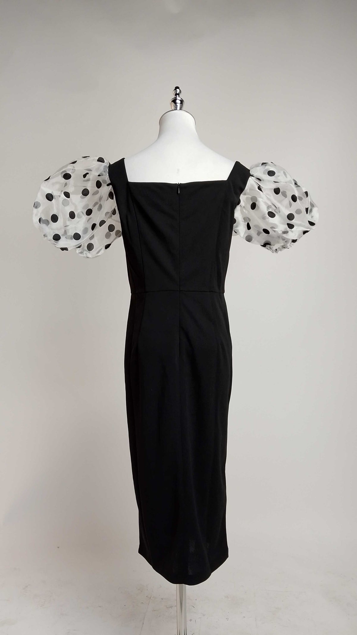 Vestido negro con mangas de lunares AOMEI / AO73