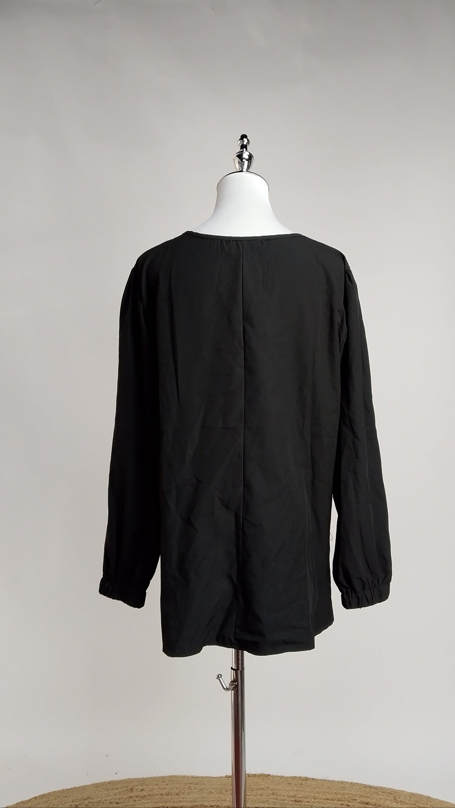 Blusa negra / L89A