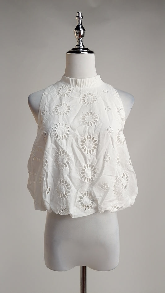 Blusa de Algodón Bordada con Cuello Alto + Falda short corta blanca + Blazer Sastre Azul Pastel /OUTEV94