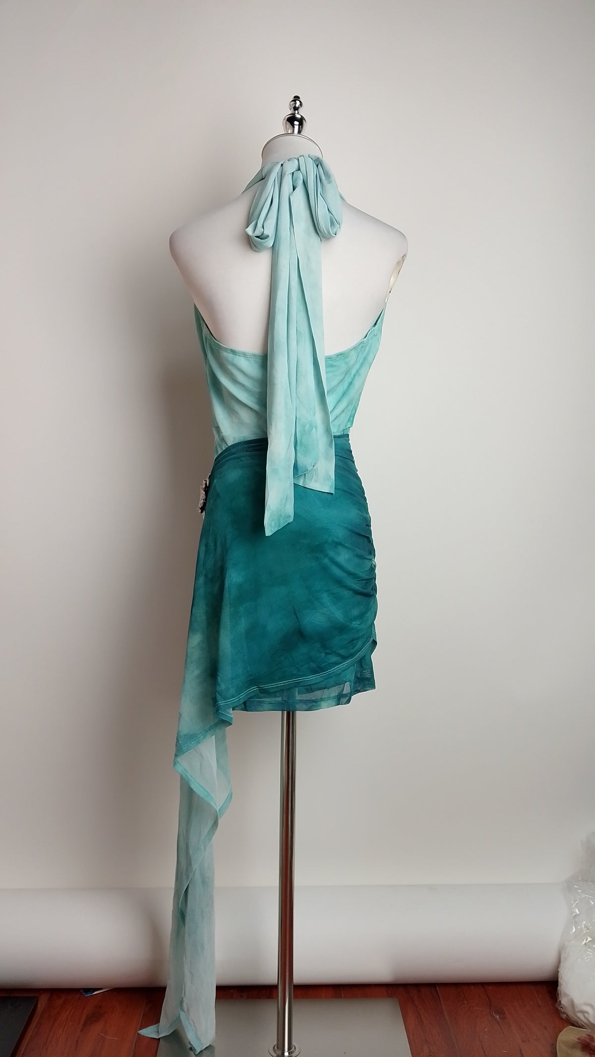 Vestido Celeste con accesorio / SH74