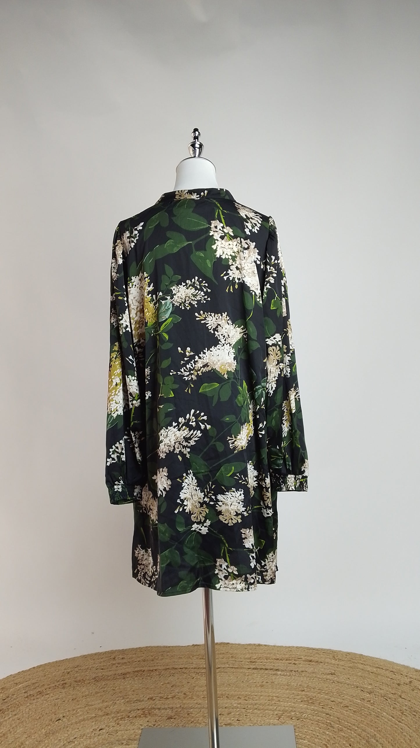 Vestido Floral Oscuro Elegante / NOB22