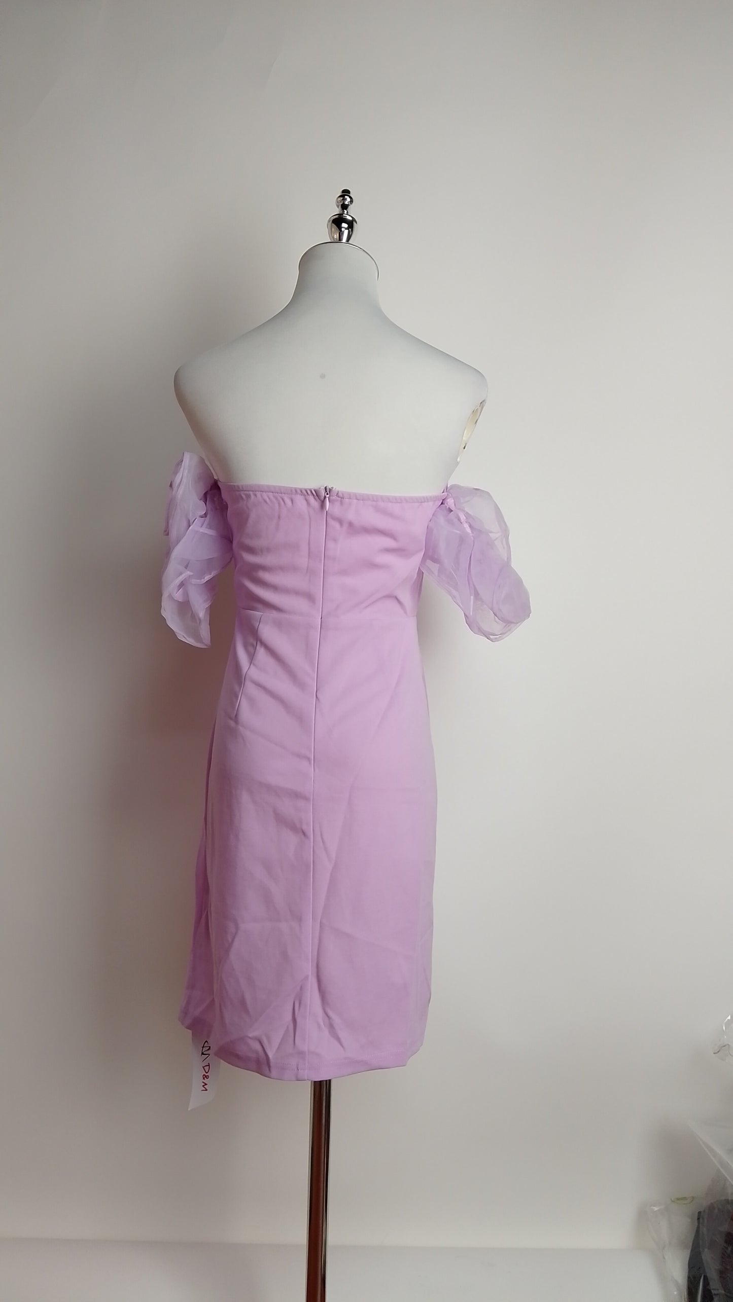 Vestido lila con mangas / UV45