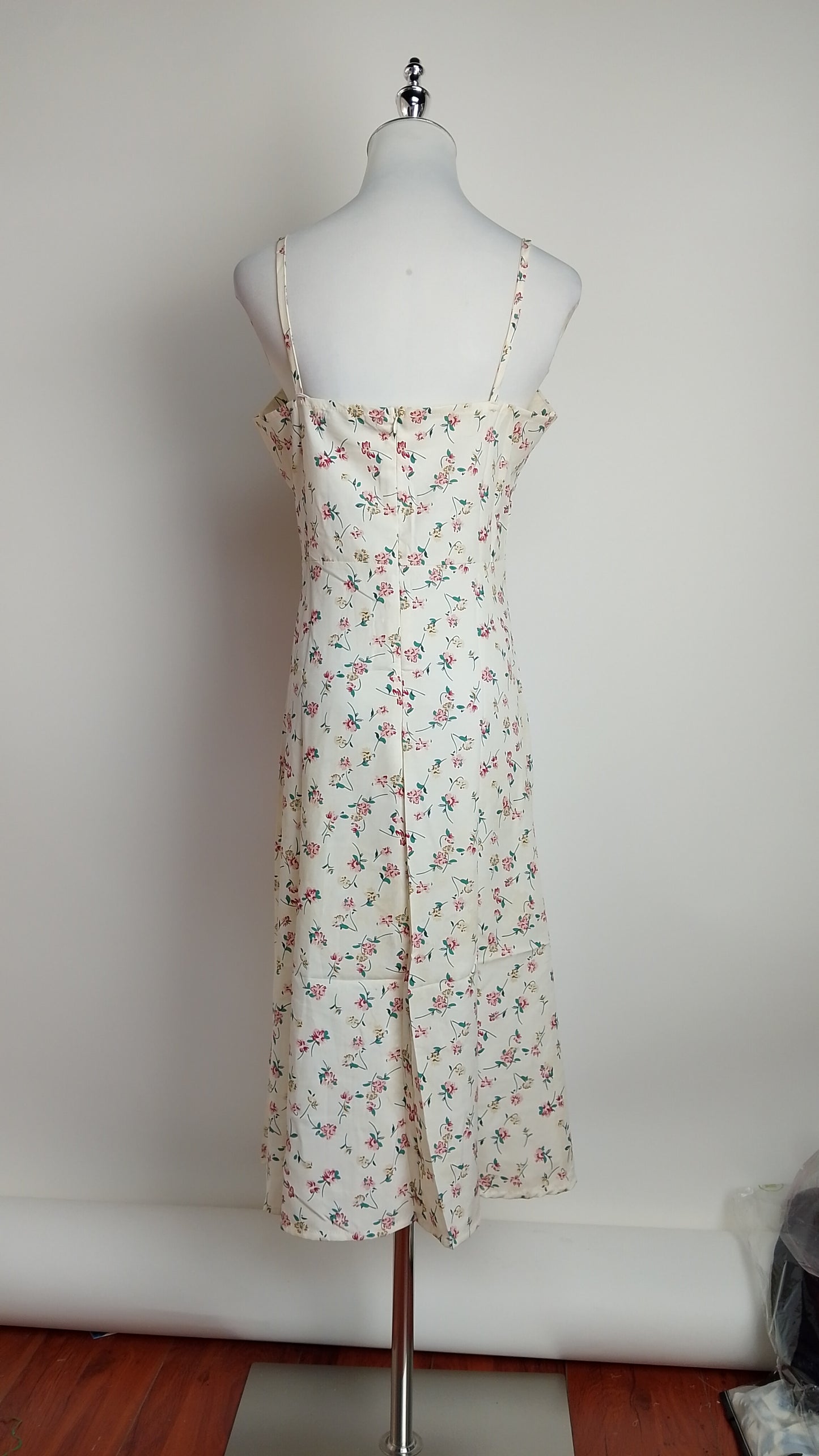 Vestido midi floral claro / L31A