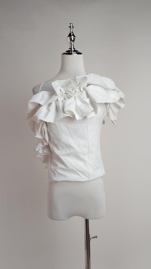 Blusa blanca con volantes / ANB26027