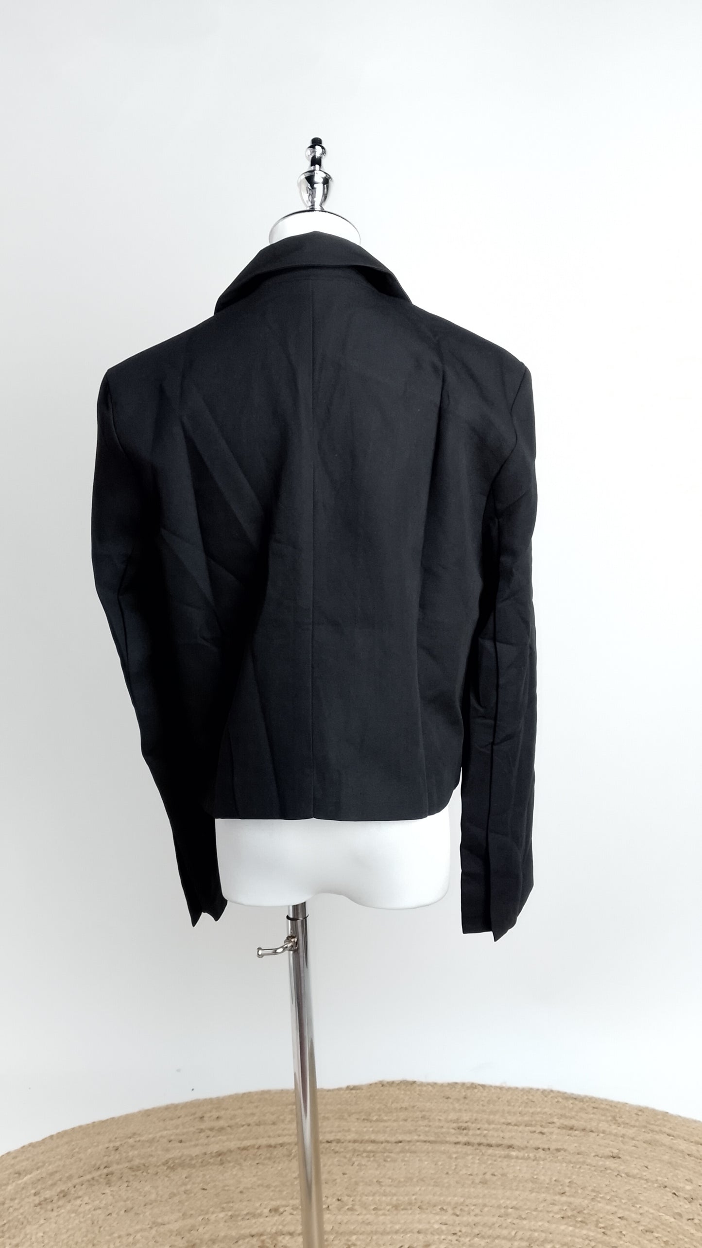 Blazer Negro Minimalista Elegante / ANBL2659