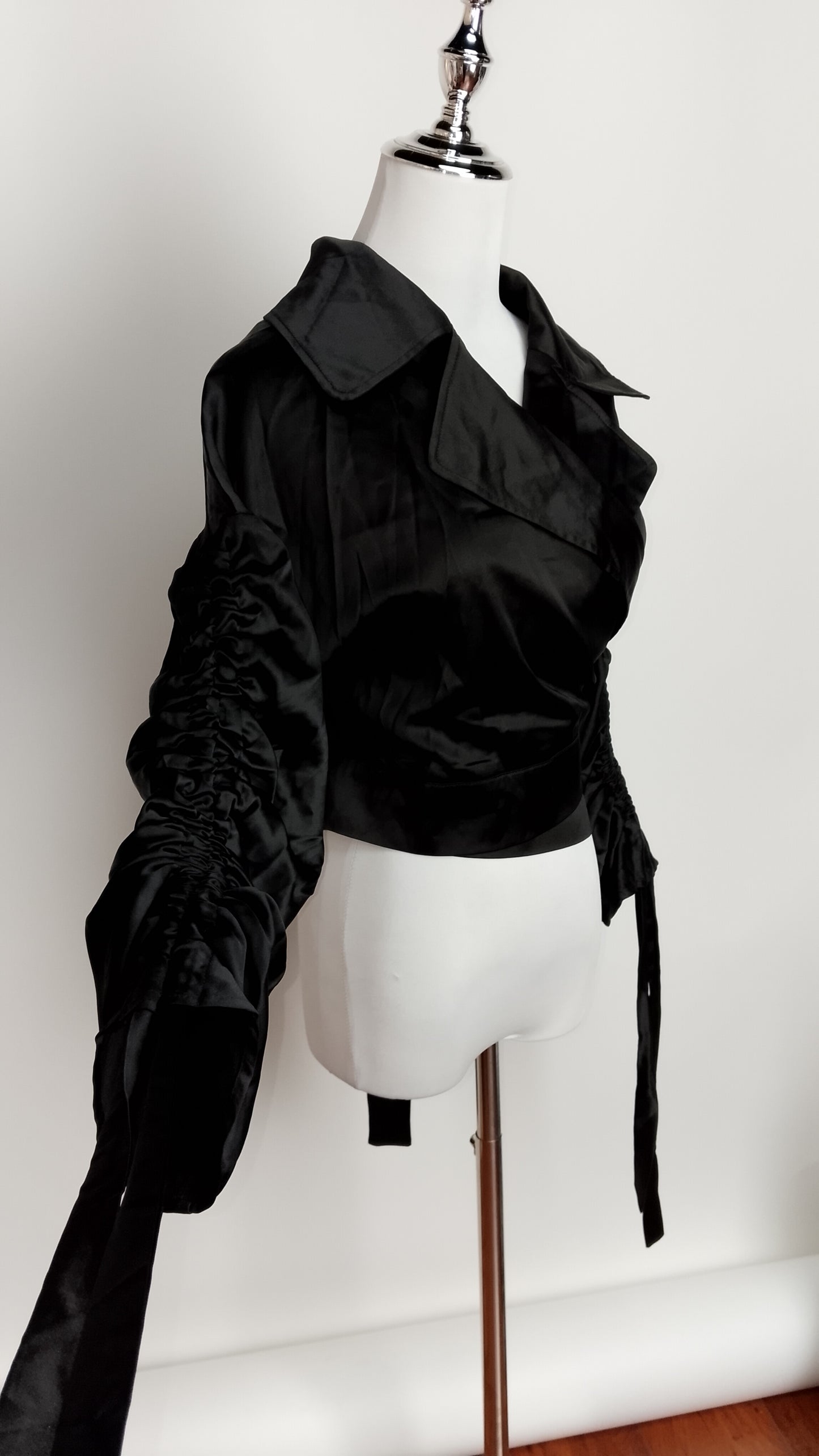 Blusa negra elegante / UV63