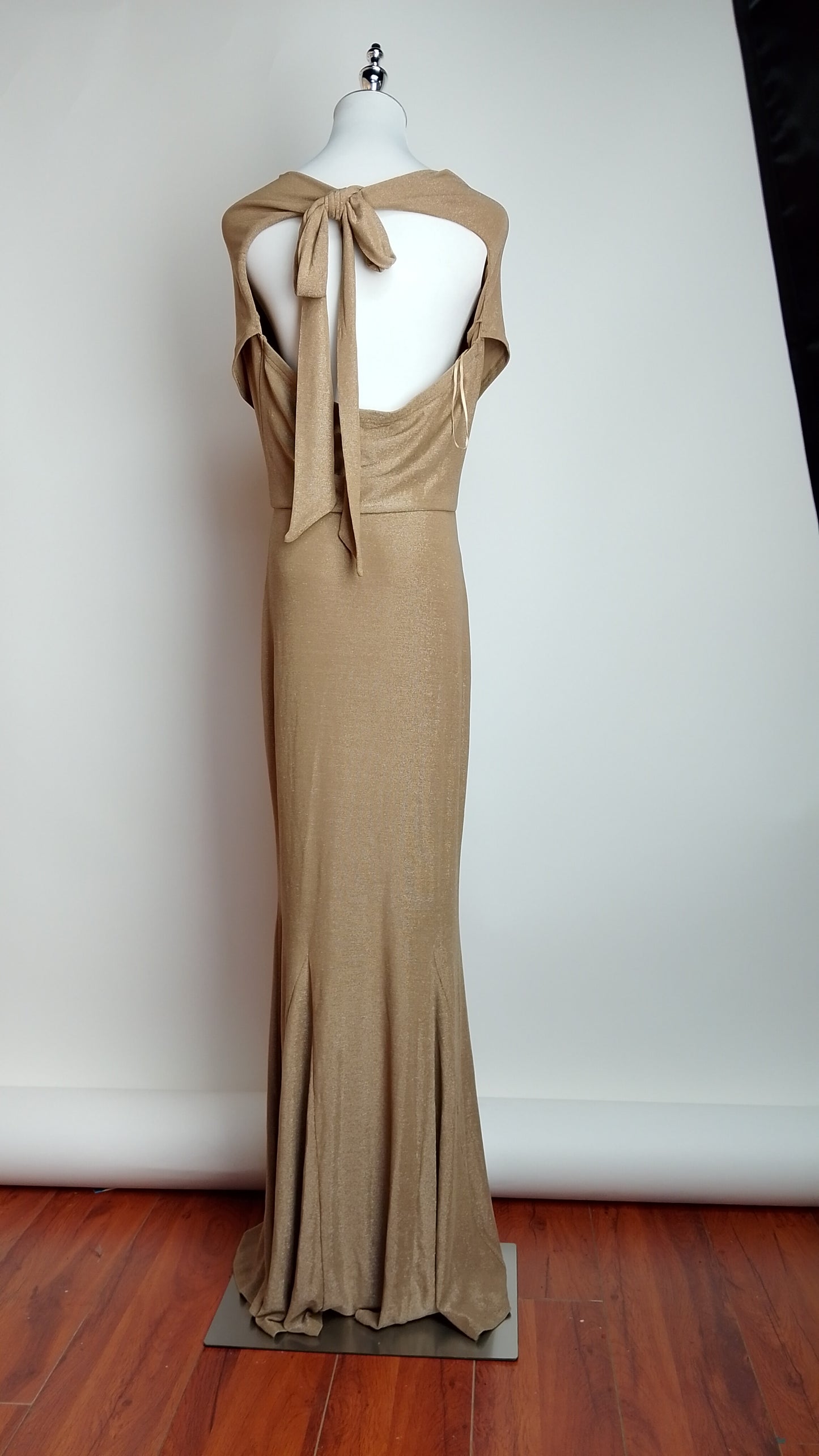 Vestido dorado / UV66