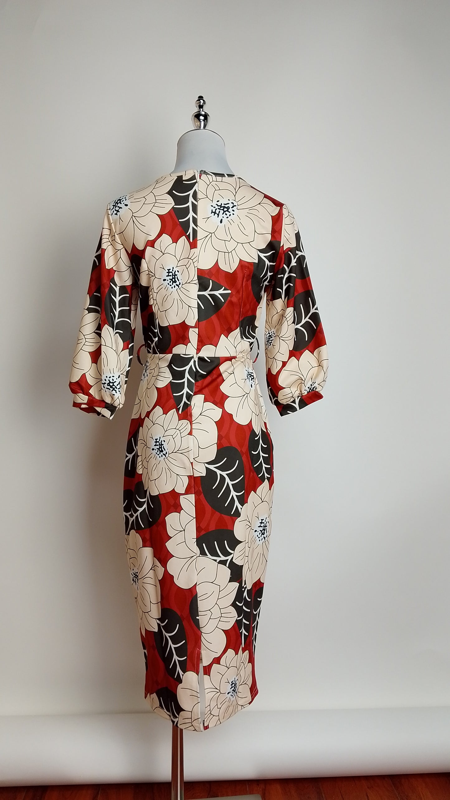 Vestido floral rojo / UV75