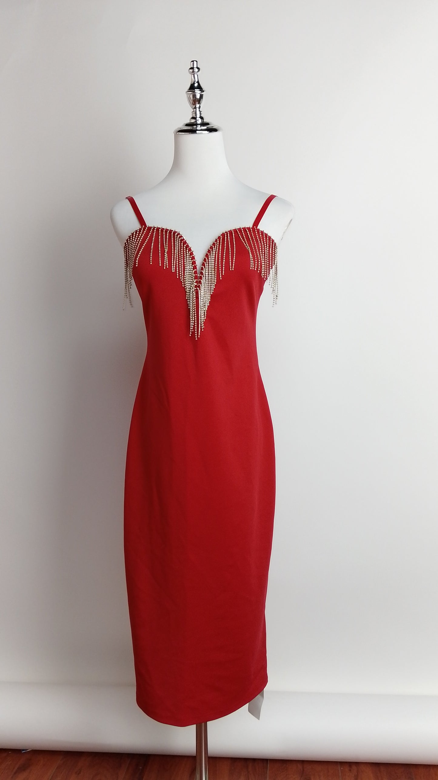 Vestido rojo glam con detalle brillante / UV23