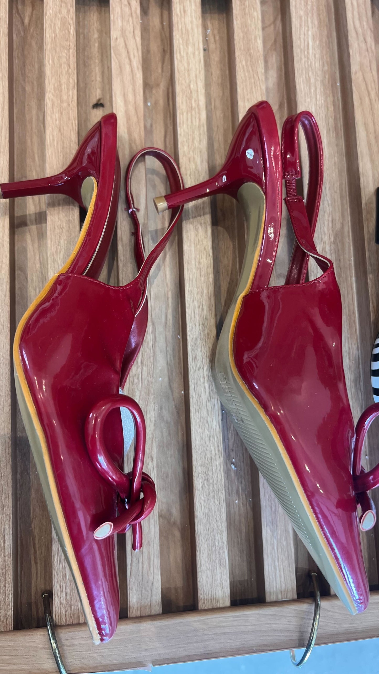 Zapatos Clásicos Rojos ZZ260104