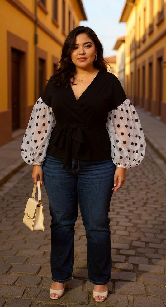Blusa talla extendida con Lunares/ AO17 image 0
