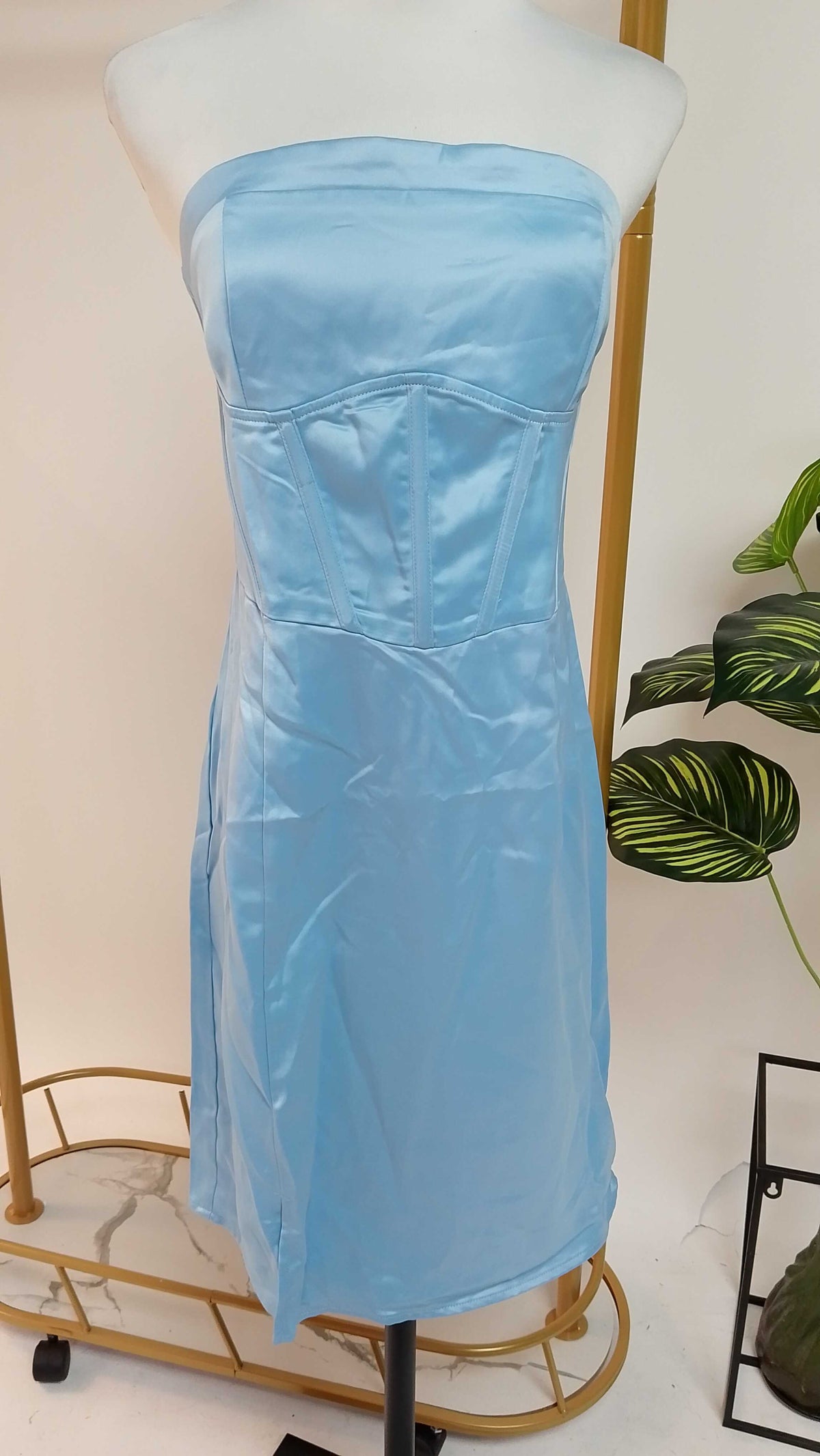 Blazer estampado azul + Vestido azul strapless satinado D&M /OUTEV138