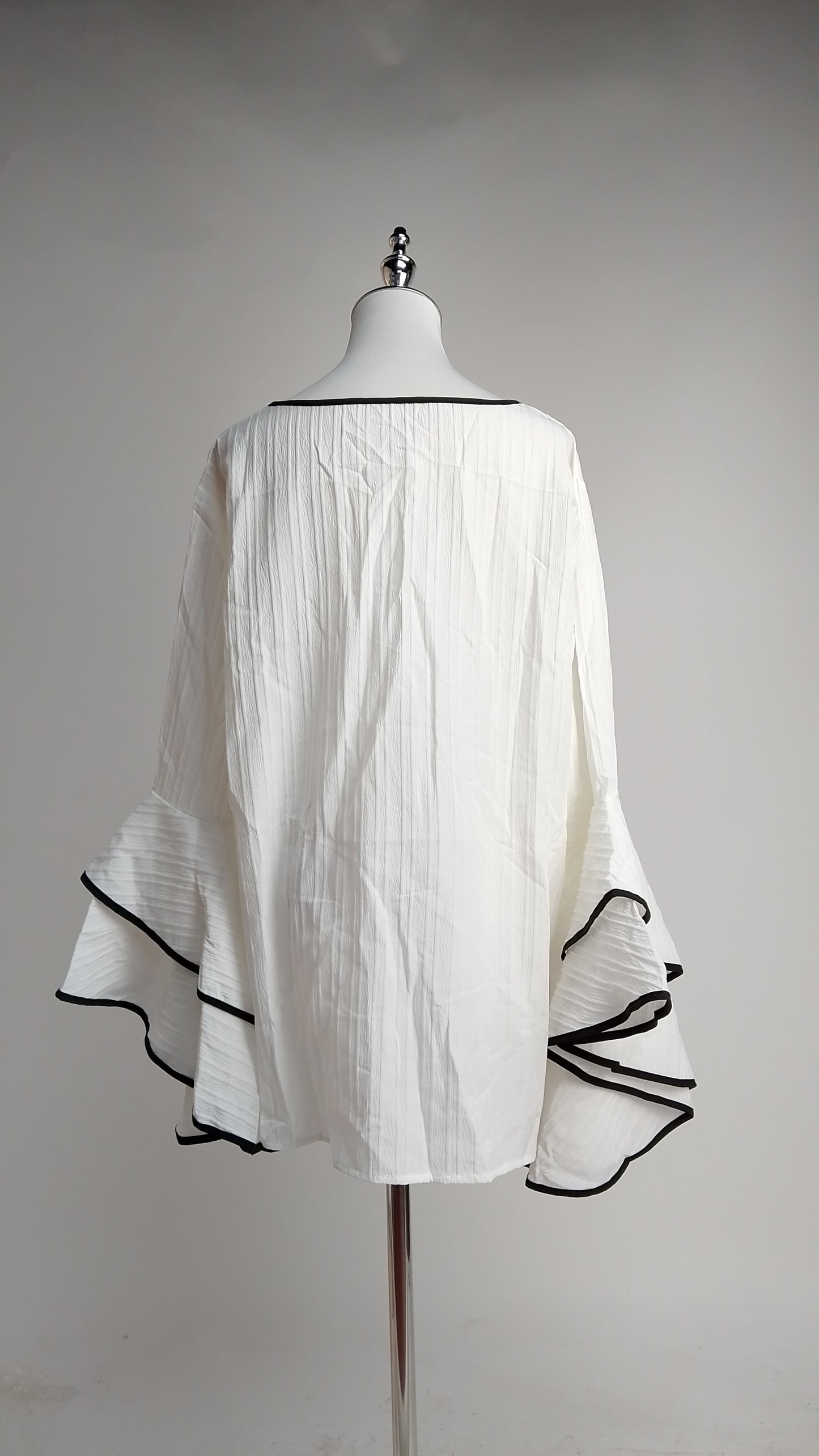 Blusa Blanco y Negro Elegante / SH100