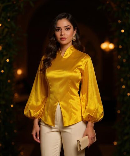 Blusa satinada con cuello en V/ AO8 image 4