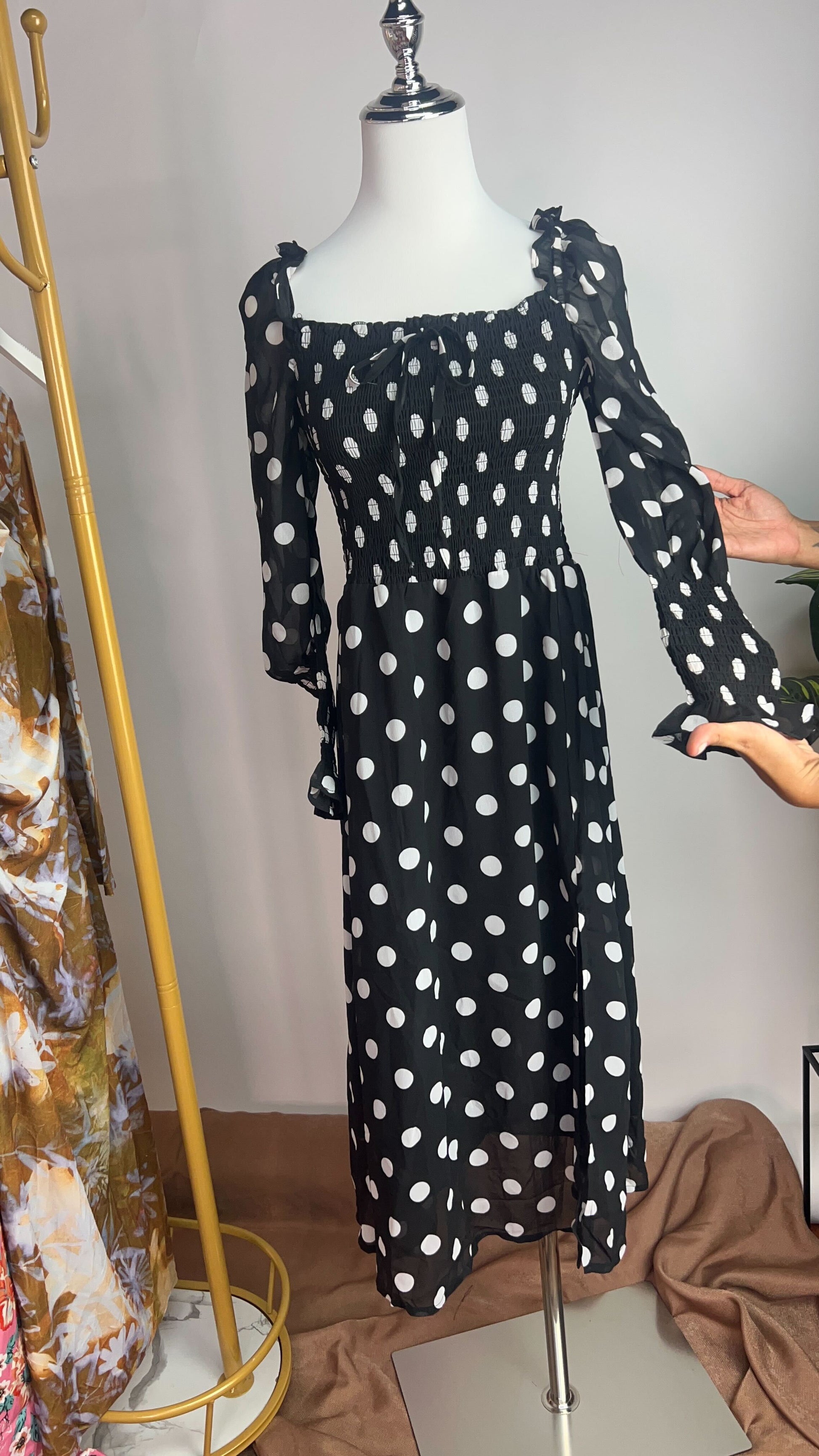 Vestido negro midi con lunares blancos /ANV06 image 1