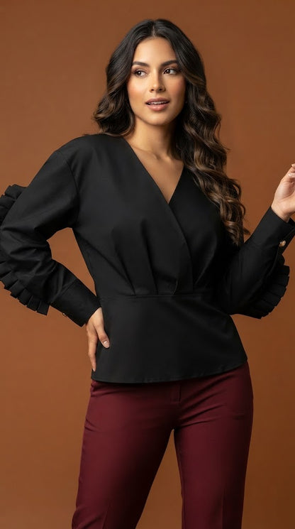Blusa negra  escote cruzado / AO42