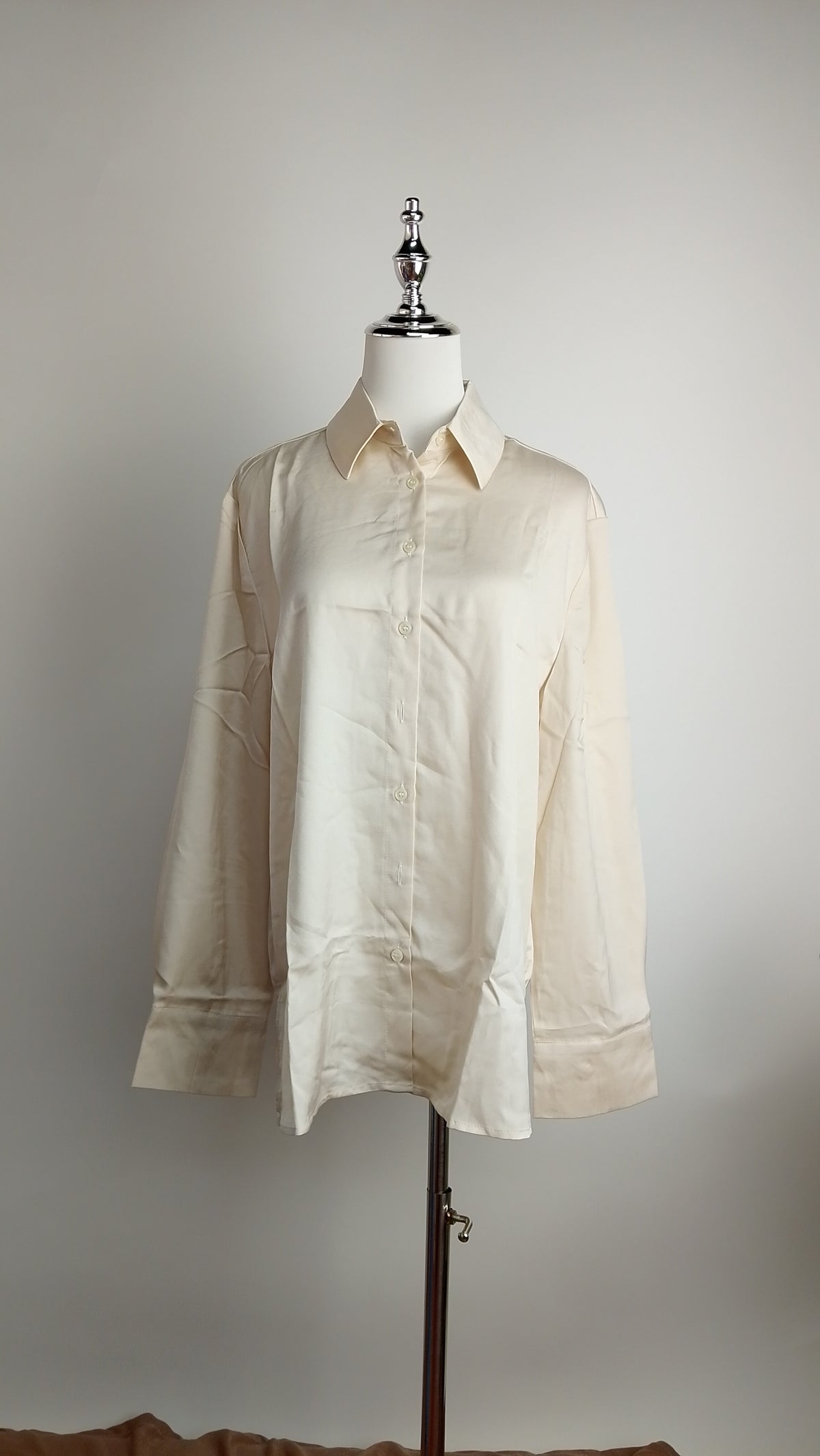 Blusa satinada + Pantalón Cuerina marrón claro D&M + Blazer Negro Elegante Clásico /OUTEV73
