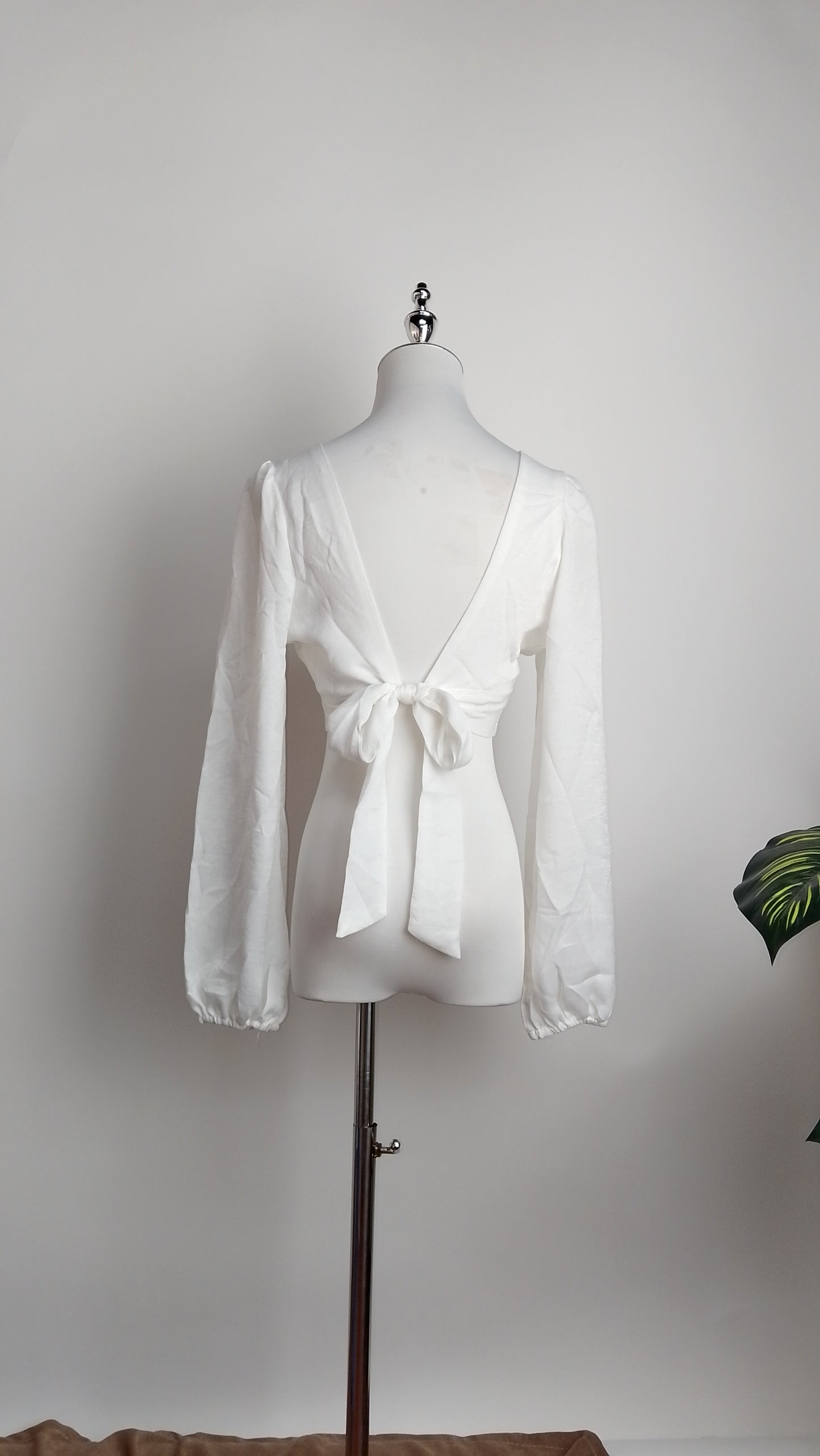 Blusa blanca ajustada / ANB07