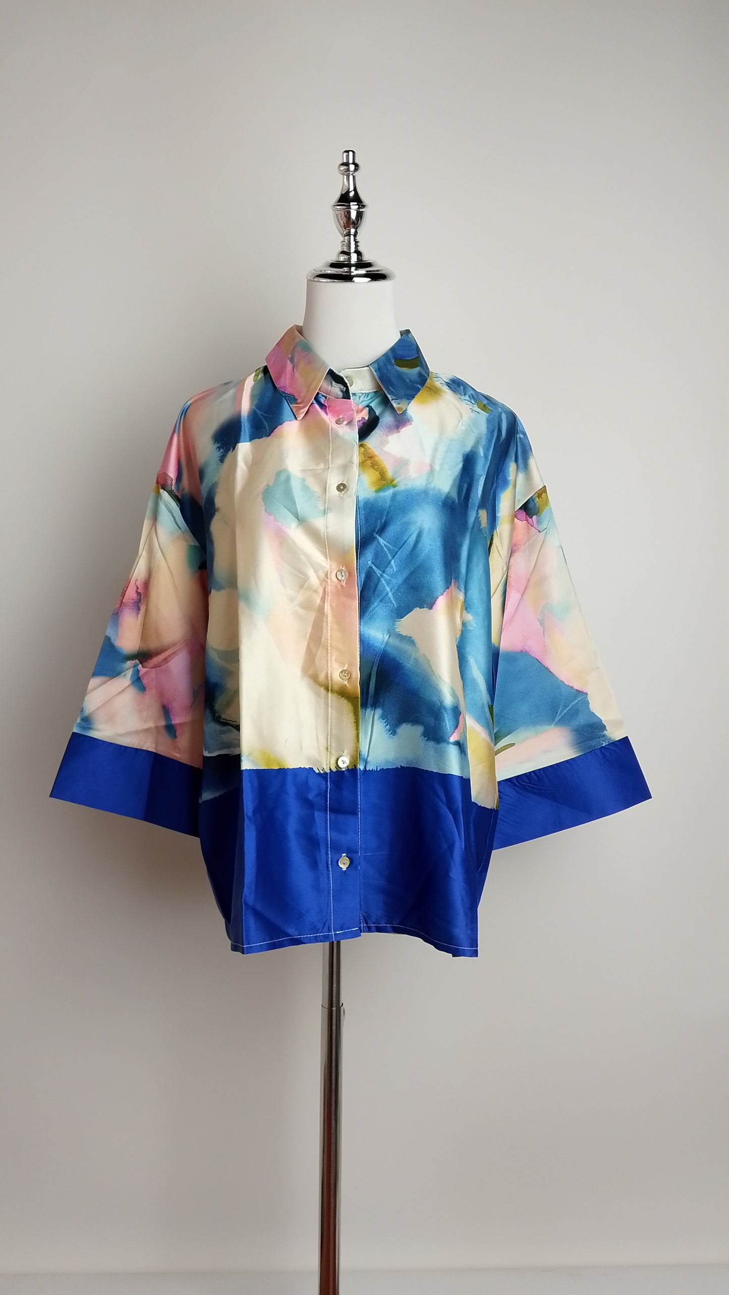 Blusa fluida azul multicolor / ANB26010