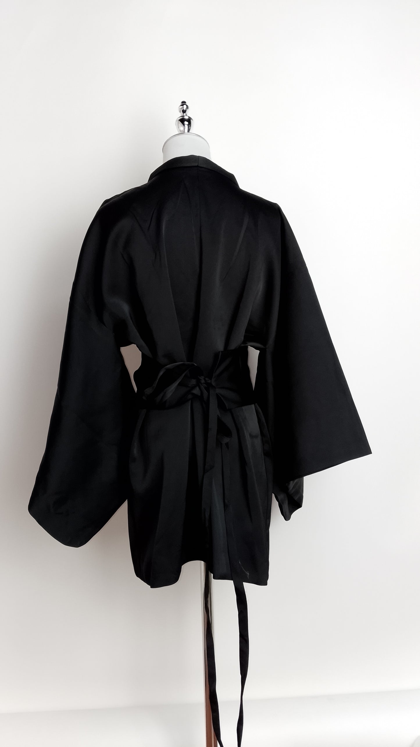 Vestido blazer satinado negro – ANBL2616