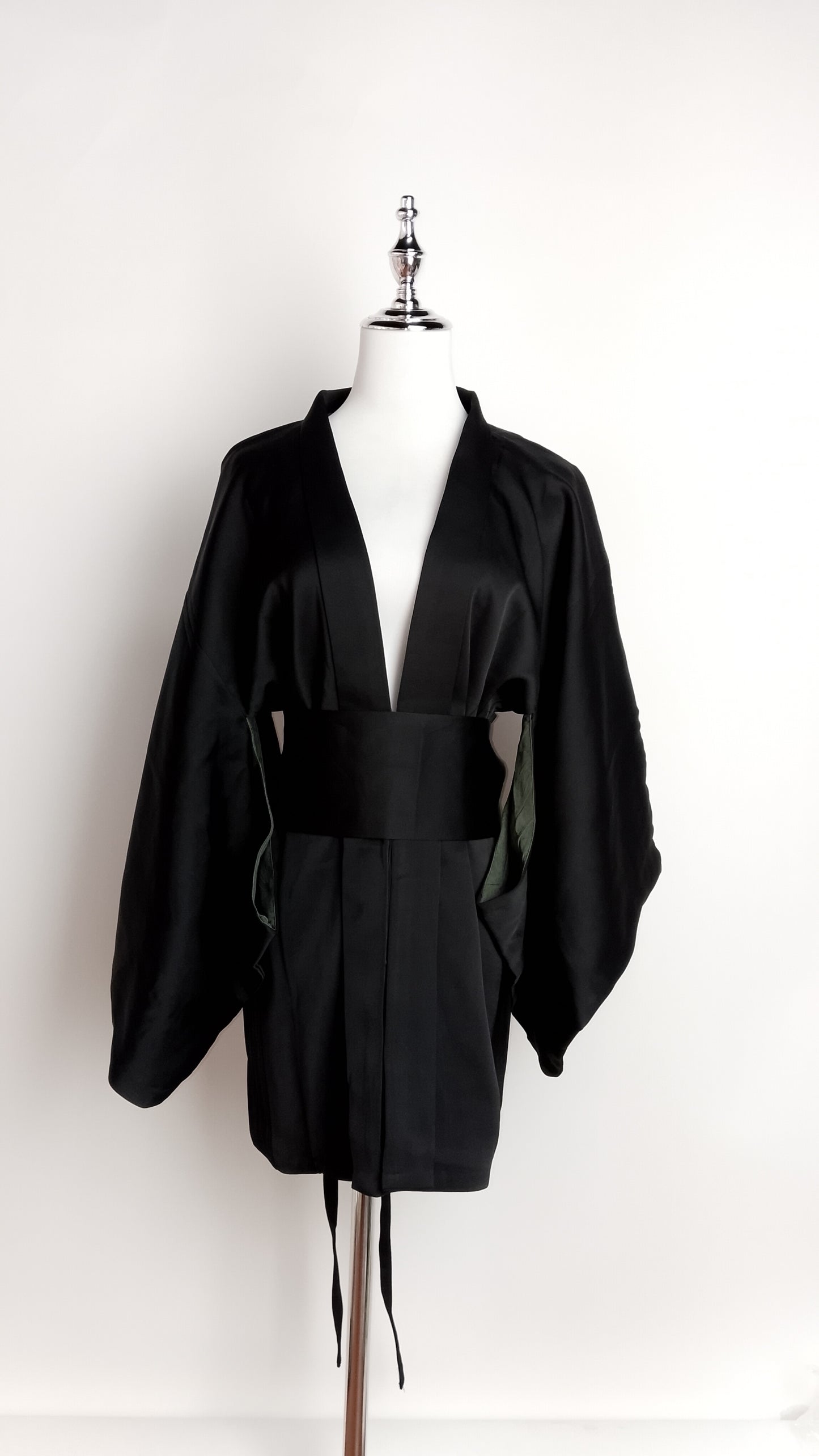 Vestido blazer satinado negro – ANBL2616