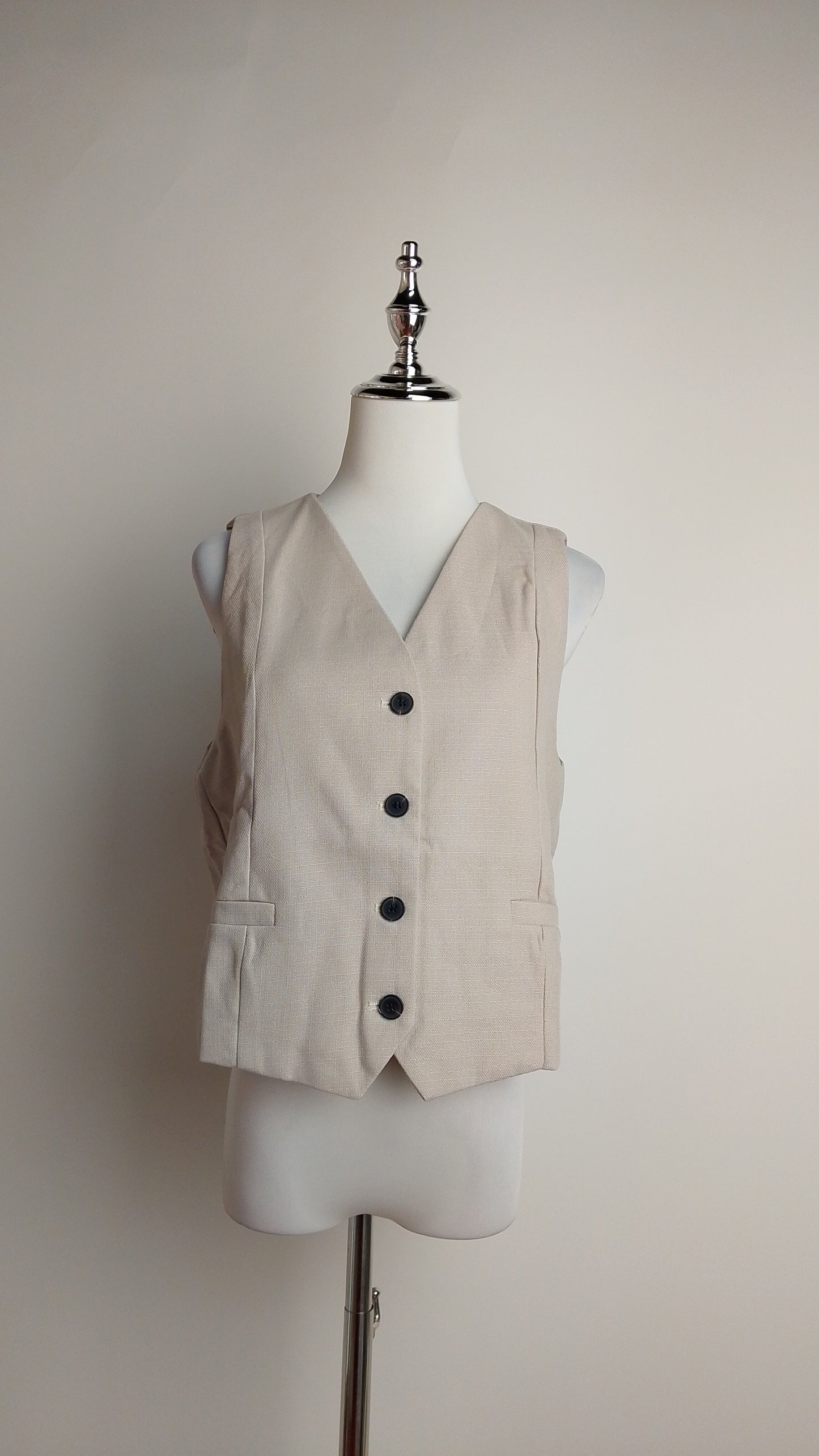 Chaleco beige con botones – ANBL2618