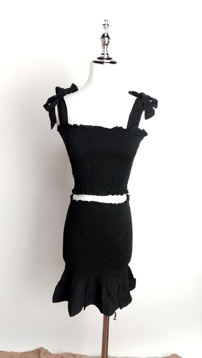 Conjunto negro top y falda con volantes / ANS08