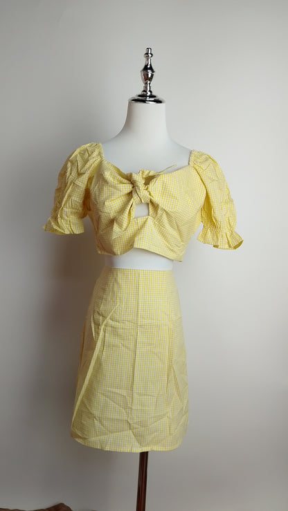 Conjunto amarillo con lazo y falda / ANS10