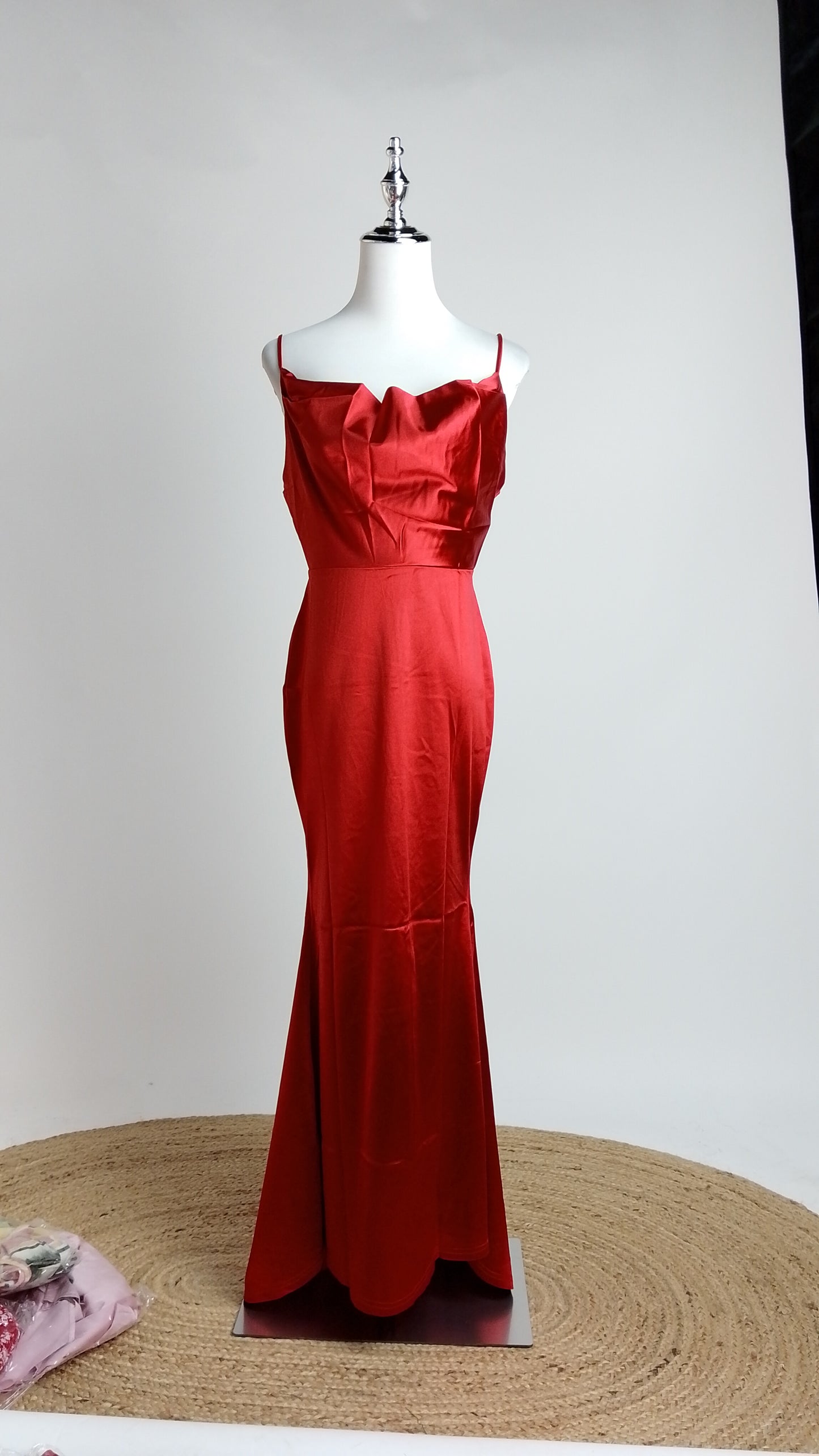 Vestido de Fiesta con Escote Corazón / ANU92