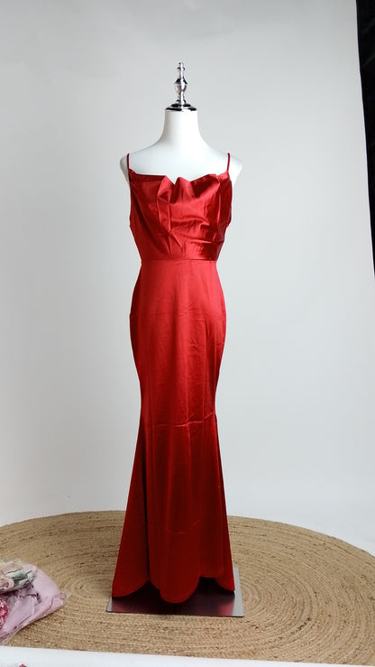 Vestido de Fiesta con Escote Corazón / ANU92