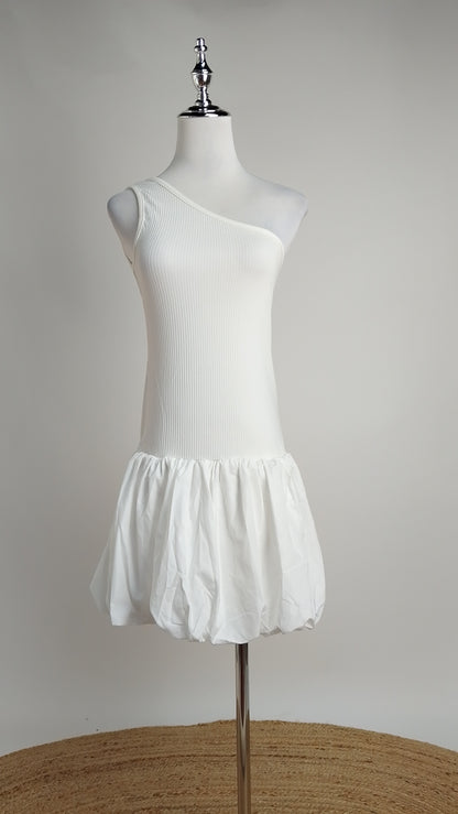 Vestido corto blanco volumen / ANV102