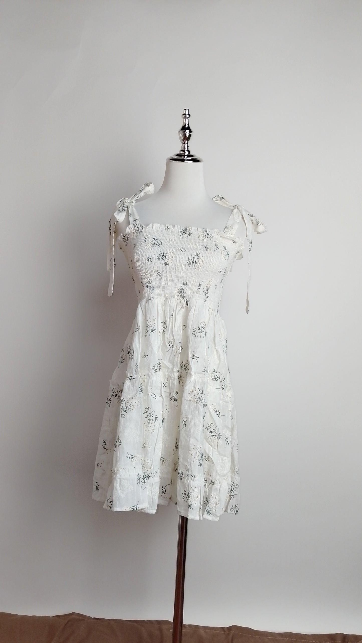 Vestido corto floral tirantes / ANV52