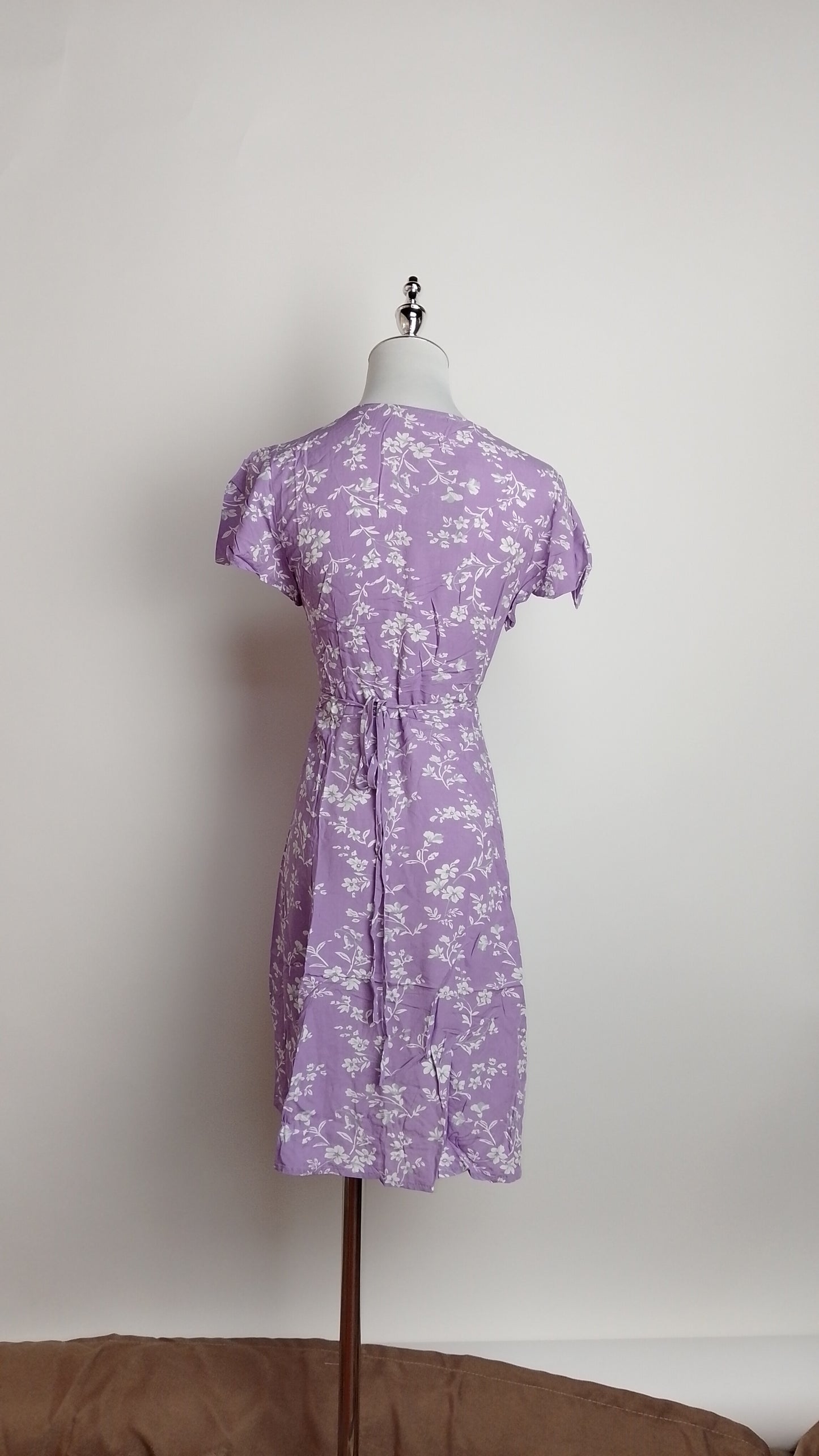 Vestido corto lavanda romántico / ANV53