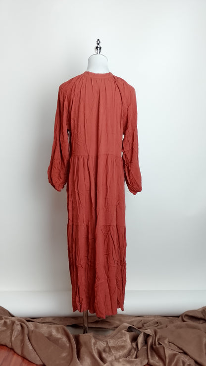 Vestido marrón mangas largas / ANV74