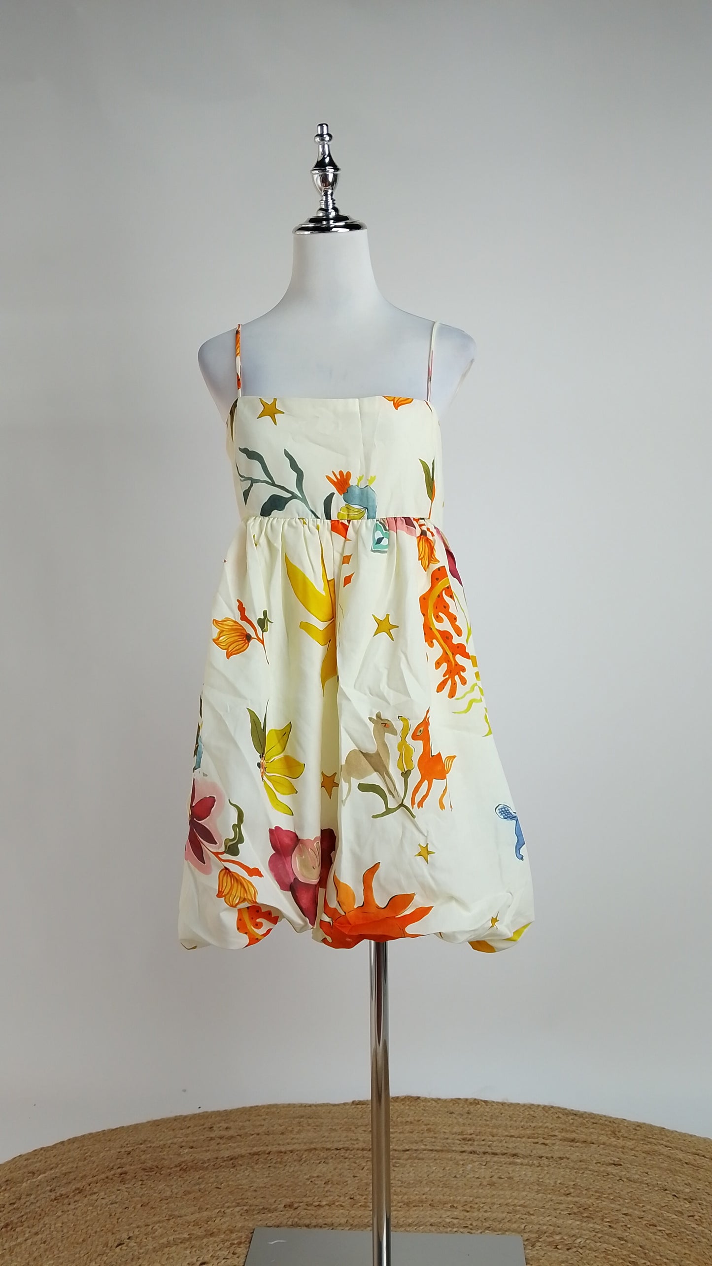 Vestido corto floral blanco / ANV82