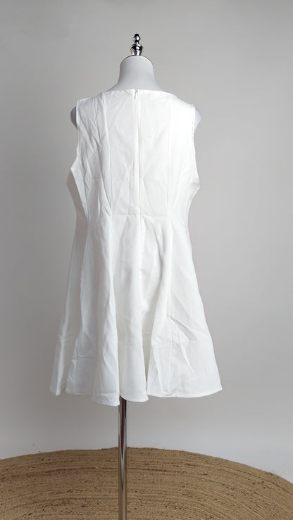 Vestido corto blanco clásico / ANV89