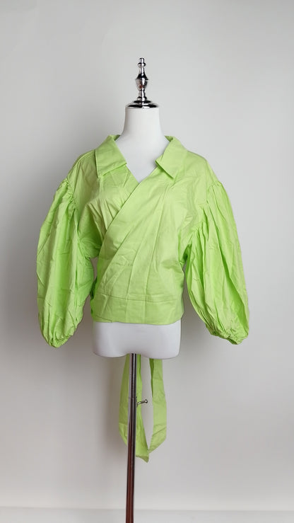 Blusa verde con lazo / AO124