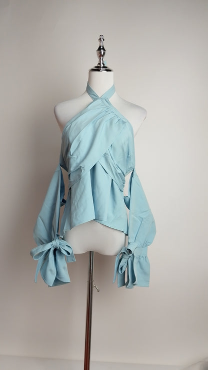 Blusa azul cruzada con hombros descubiertos AOMEI / AO81