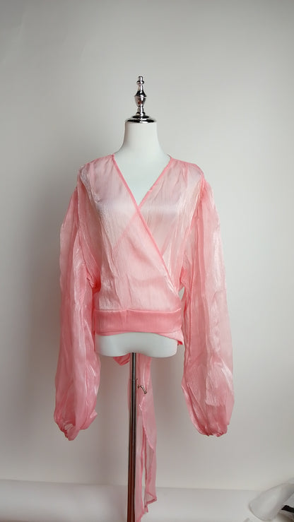 Blusa rosa con mangas de tul y nudo frontal AOMEI / AO82
