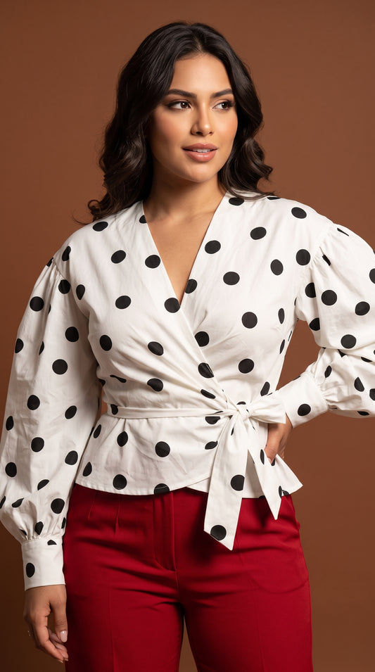 Blusa blanca de lunares con lazo AOMEI / AO75