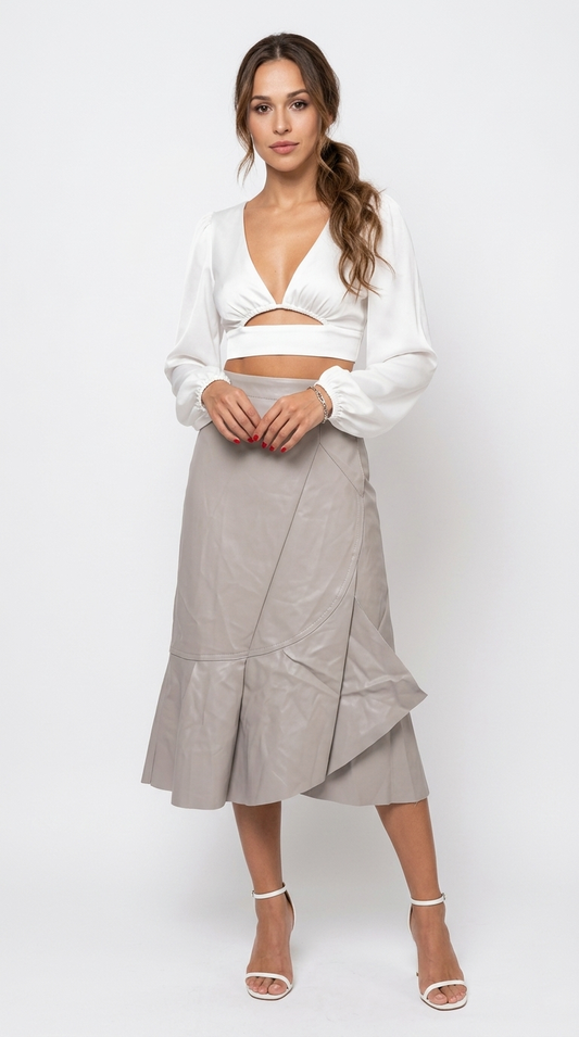 Falda Asimétrica Beige con Blusa Blanca / CAS62