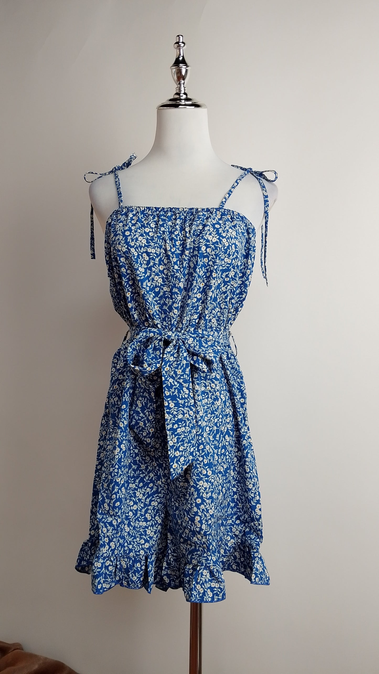 Enterizo corto azul con tirantes / ANJ02