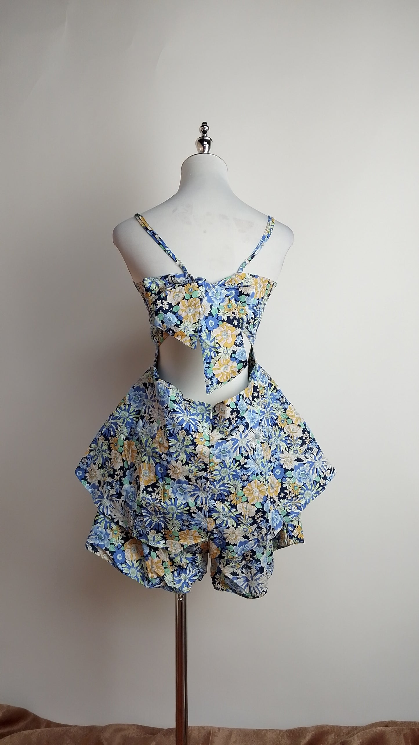 Vestido corto azul floral / ANJ07