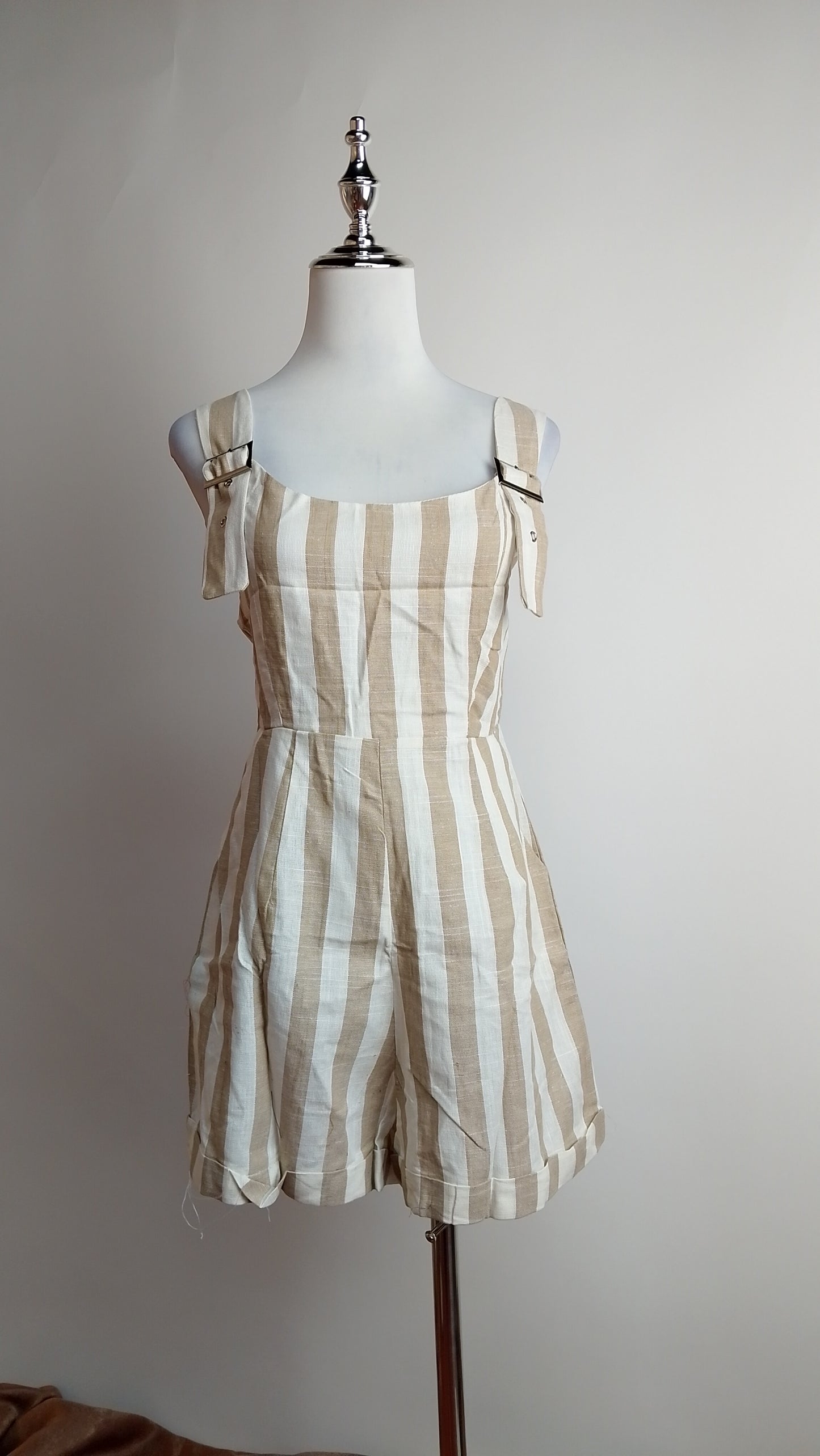 Enterizo corto rayas beige / ANJ03