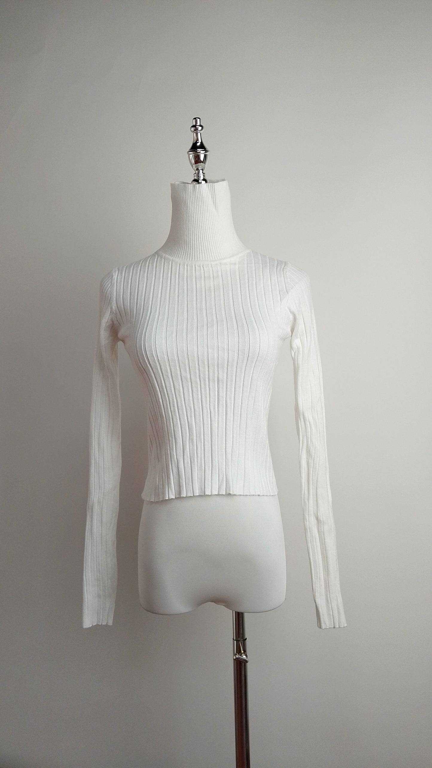 Blusa blanca cuello alto / ANB31