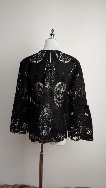 Blusa negra romántica encaje / ANB24