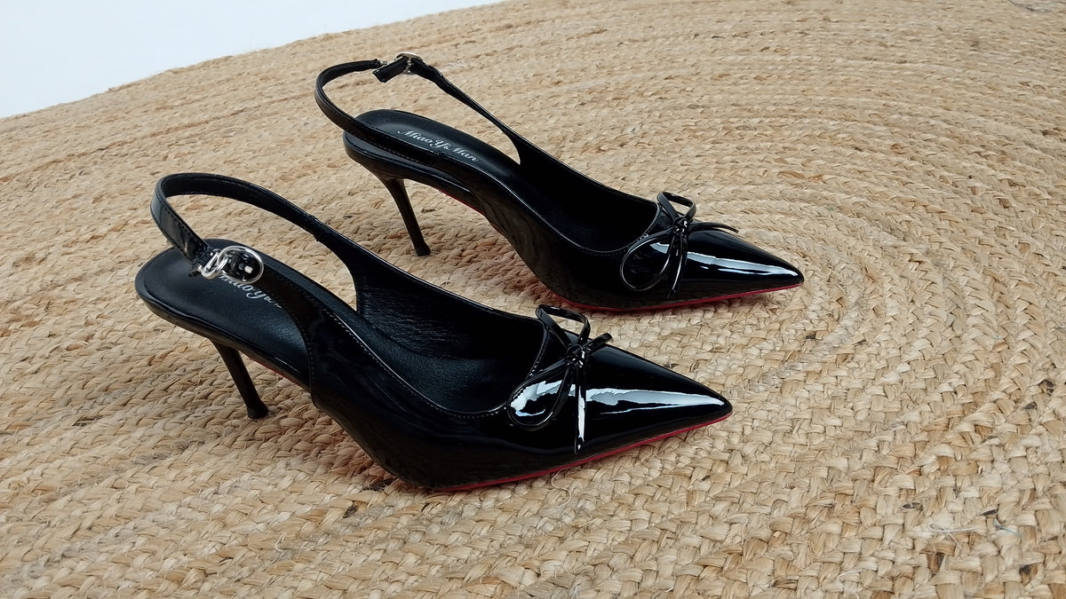 Tacones Negros Clásicos / Z260131